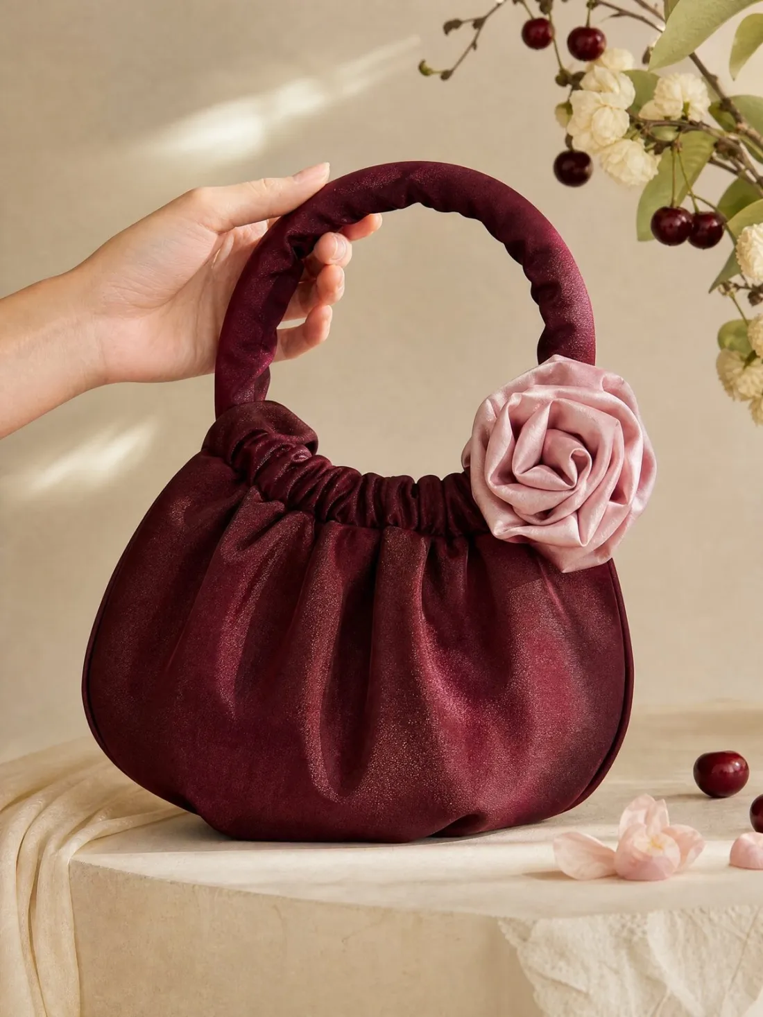 Petal Handle Pod Bag — Detail