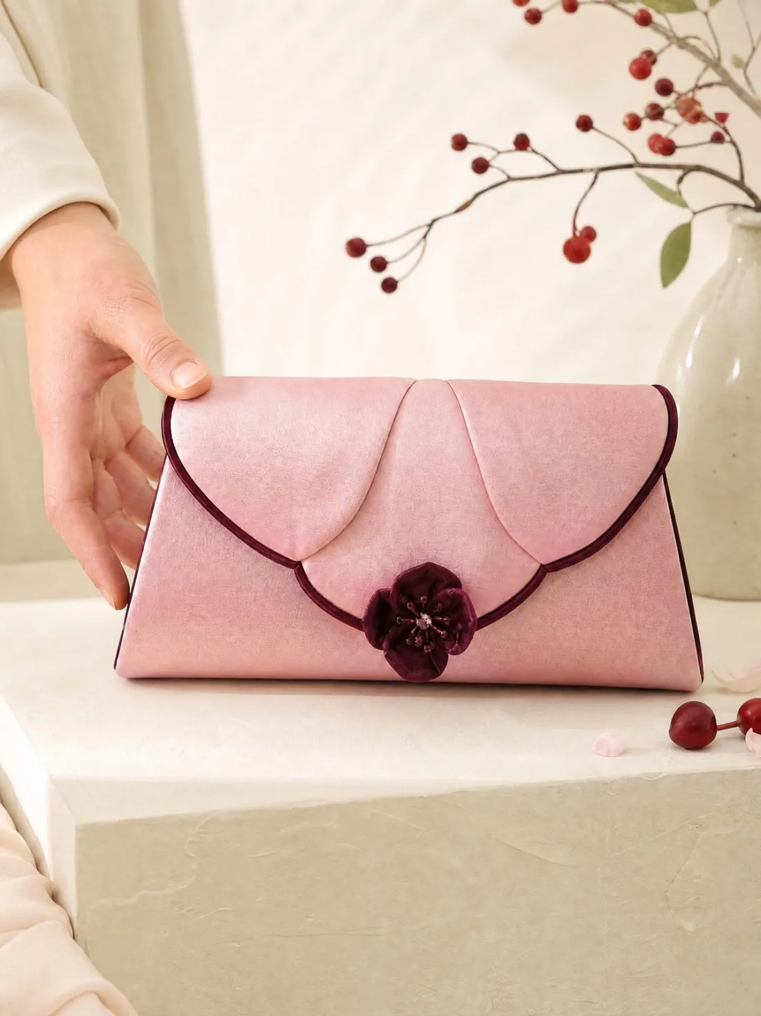 Petal Clasp Envelope Bag — Detail