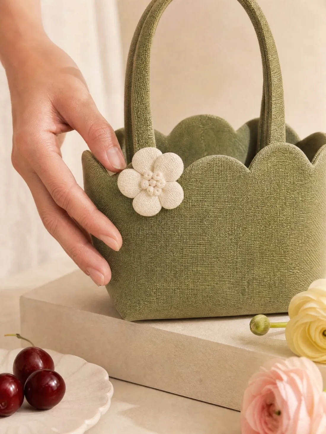 Scallop Edge Mini Tote — Detail